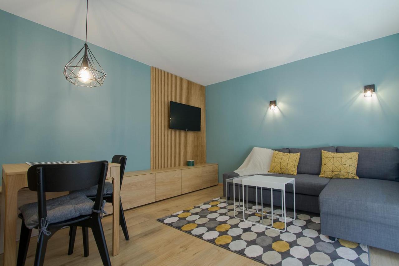 Hat Old Town Designer Apartments Брашов Экстерьер фото