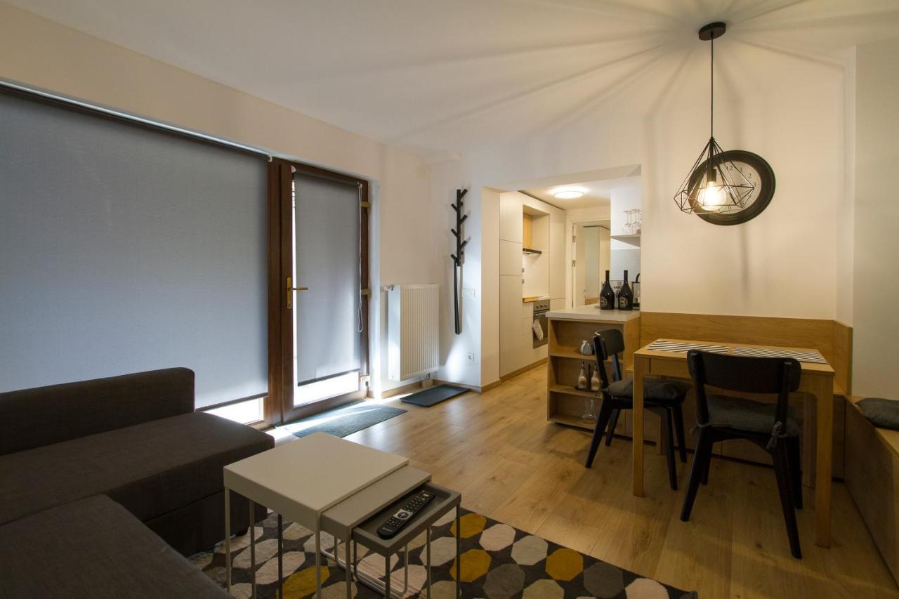 Hat Old Town Designer Apartments Брашов Экстерьер фото