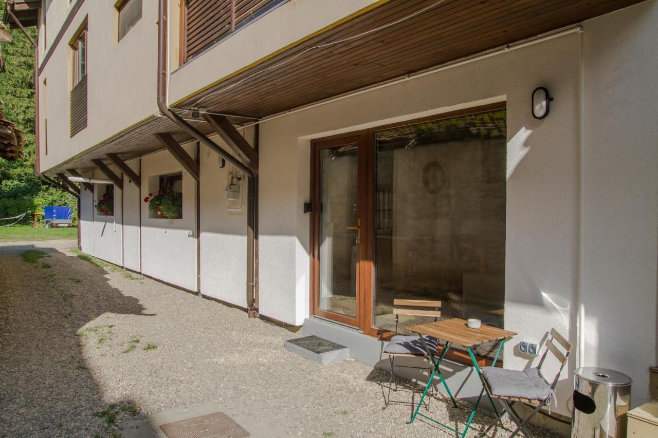 Hat Old Town Designer Apartments Брашов Экстерьер фото